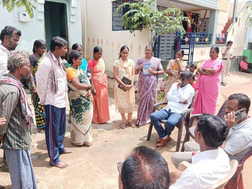ಸಂತ್ರಸ್ತೆ ಮನೆಗೆ ಮಕ್ಕಳ ಹಕ್ಕುಗಳ ರಕ್ಷಣಾ ಆಯೋಗದ ಸದಸ್ಯರ ಭೇಟಿ, ಪಾಲಕರಿಗೆ ಸಾಂತ್ವನ