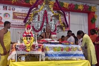 ಶ್ರೀಶೈಲ ಪೀಠದ ಶಿವಶಕ್ತಿ ಸಾಂಸ್ಕೃತಿಕ ಭವನದಲ್ಲಿ ಇಷ್ಟಲಿಂಗ ಪೂಜೆ: