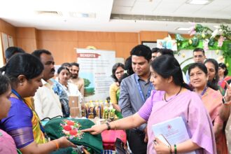 ನಬಾರ್ಡ ನೆರವು* *ಸ್ವಾವಲಂಬಿ ಸಖಿ ಒಕ್ಕೂಟದ ಉತ್ಪನ್ನಗಳಿಗೆ ಮೆಚ್ಚುಗೆ ವ್ಯಕ್ತಪಡಿಸಿದ ರಾಜ್ಯ ಮುಖ್ಯ ಕಾರ್ಯದರ್ಶಿ ಡಾ. ಶಾಲಿನಿ ರಜನಿಶ್
