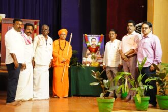 ಬಳ್ಳಾರಿಯಲ್ಲಿ ಸಂಭ್ರಮದ ಹಡಪದ ಅಪ್ಪಣ್ಣ ಜಯಂತ್ಯೋತ್ಸವ ವಚನಗಳ ಮೂಲಕ ಸಮಾಜದ ತಾರತಮ್ಯ ತೊಡೆದುಹಾಕಿದ ಶಿವಶರಣ ಹಡಪದ ಅಪ್ಪಣ್ಣ: ಕೆ.ಇ.ಚಿದಾನಂದಪ್ಪ