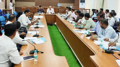 ಬೆಳೆ ವಿಮೆ ಜಿಲ್ಲೆಯ ಎಲ್ಲಾ ರೈತರಿಗೆ ಮಾಡಲು ತಿಳಿಸಿ- ಜಿಲ್ಲಾಧಿಕಾರಿ ಸುರೇಶ ಬಿ. ಇಟ್ನಾಳ