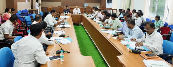 ಬೆಳೆ ವಿಮೆ ಜಿಲ್ಲೆಯ ಎಲ್ಲಾ ರೈತರಿಗೆ ಮಾಡಲು ತಿಳಿಸಿ- ಜಿಲ್ಲಾಧಿಕಾರಿ ಸುರೇಶ ಬಿ. ಇಟ್ನಾಳ