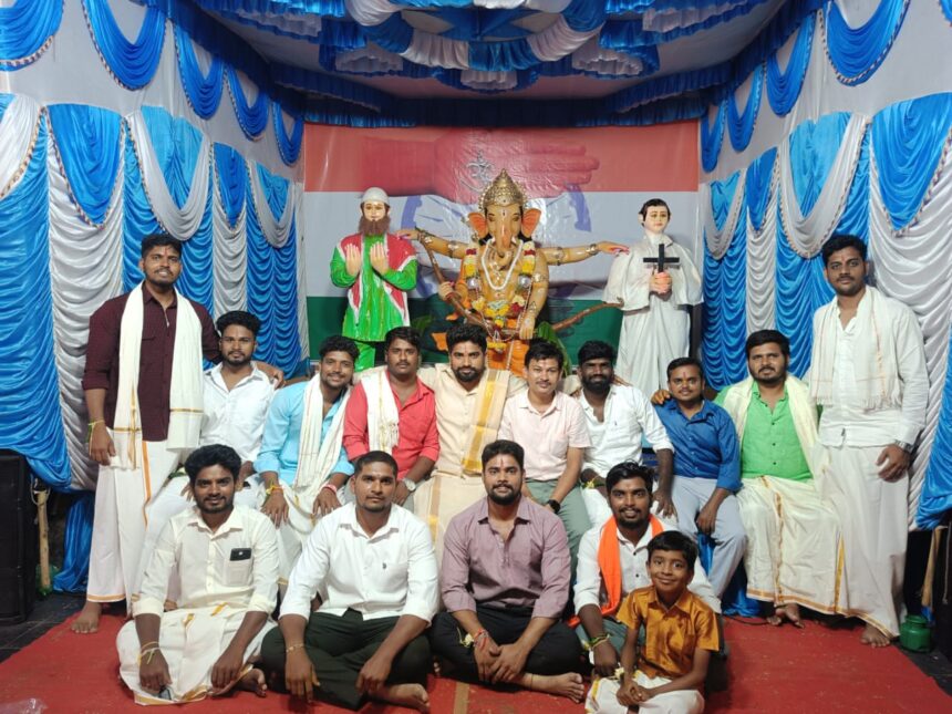 ಸರ್ವಧರ್ಮ ಸಮನ್ವಯತೆ ಸಾರುವ ಗಣೇಶನಿಗೆ  ಸಾರ್ವಜನಿಕರಿಂದ ಮೆಚ್ಚುಗೆಯ ಮಹಾಪೂರ
