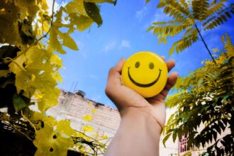 ಬದುಕಿನಲ್ಲಿ ಸಂತೋಷ ಬದುಕಿನಲ್ಲಿ ಸಂತೋಷ