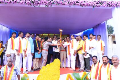 ಬಳ್ಳಾರಿಯಲ್ಲಿ ಸಂಭ್ರಮದ ಕರ್ನಾಟಕ ರಾಜ್ಯೋತ್ಸವ ಕನ್ನಡ ಭಾಷೆ ಉಳಿಸಿ, ಬೆಳೆಸುವ ಕಾರ್ಯ ಎಲ್ಲರದ್ದು: ಸಚಿವ ರಹೀಂ ಖಾನ್